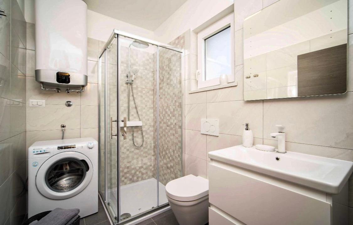 Seafront 2-Bedroom Apartment Nika - Rabac Ngoại thất bức ảnh