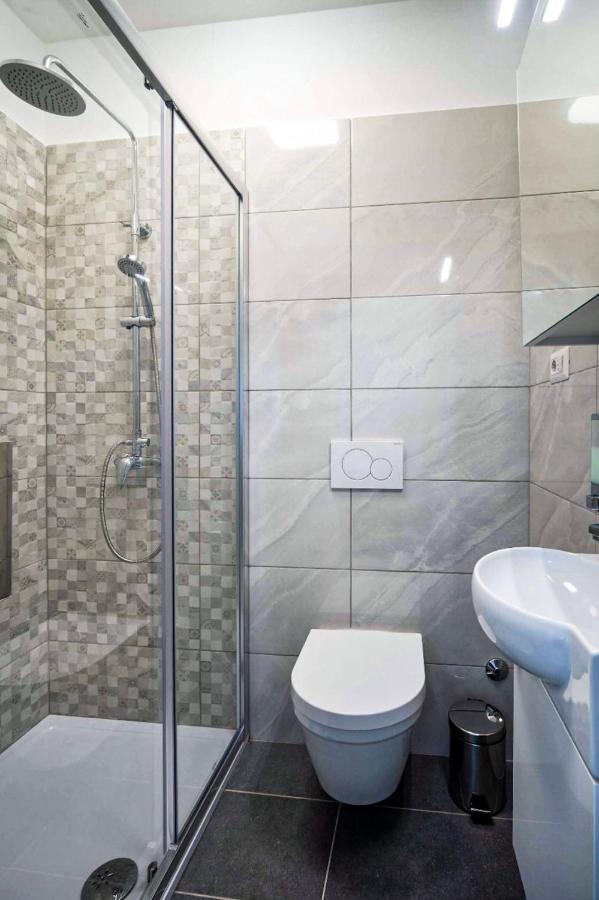 Seafront 2-Bedroom Apartment Nika - Rabac Ngoại thất bức ảnh