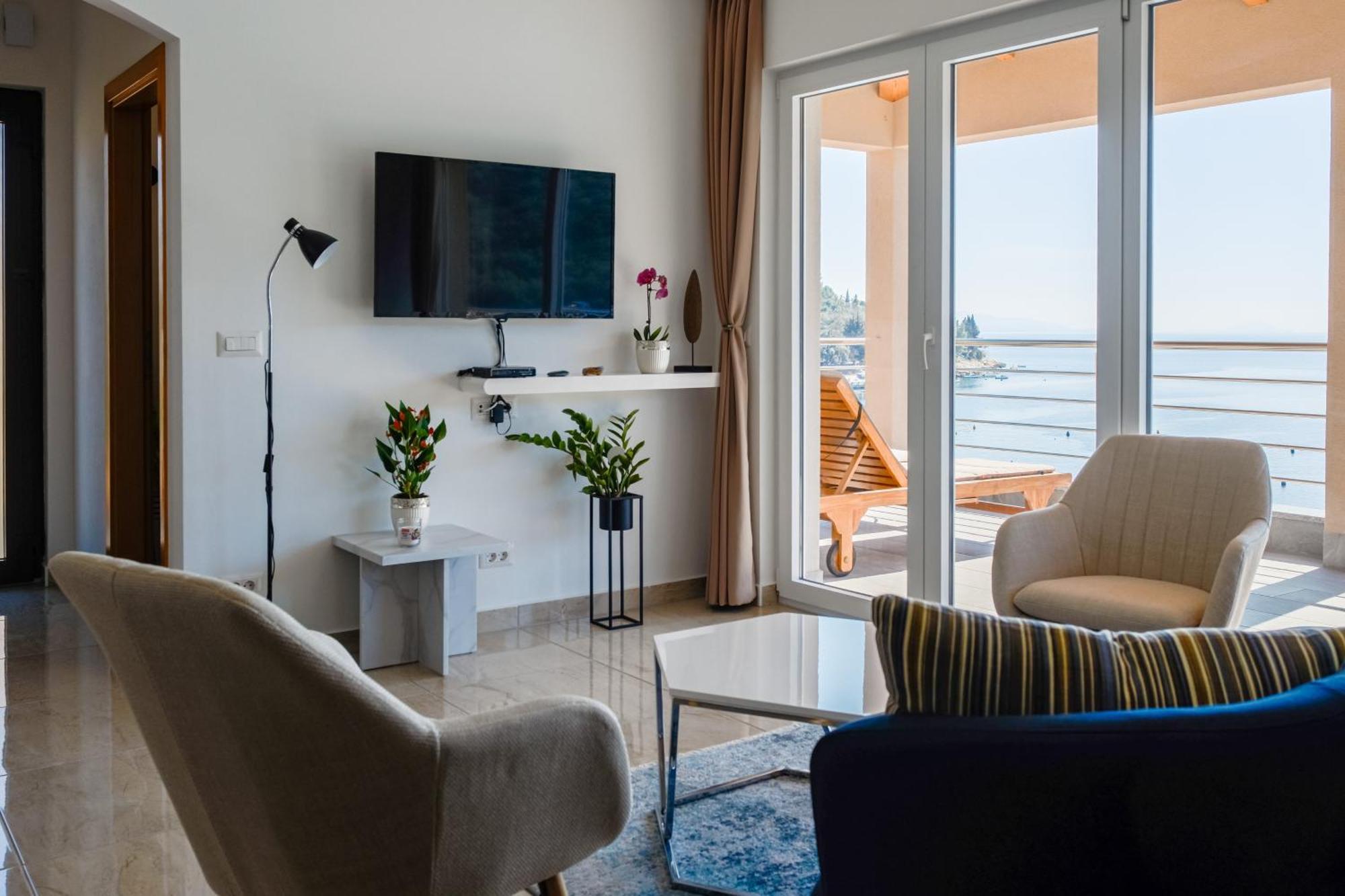 Seafront 2-Bedroom Apartment Nika - Rabac Ngoại thất bức ảnh
